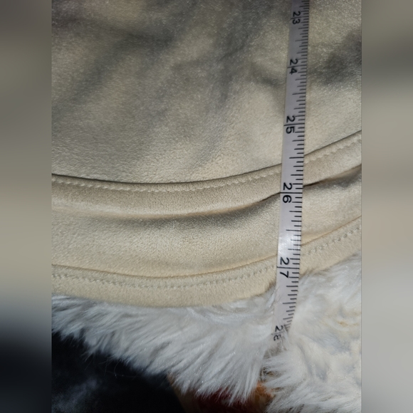 Light yellow blouse - Picture 9 of 10